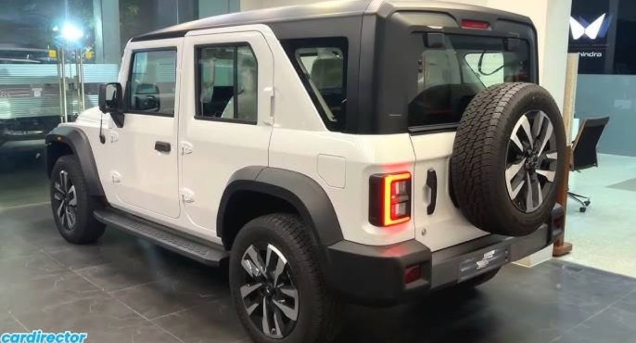 2025 Mahindra Thar Roxx
